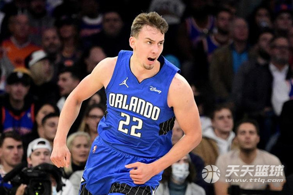 中场的支援 中场的支援